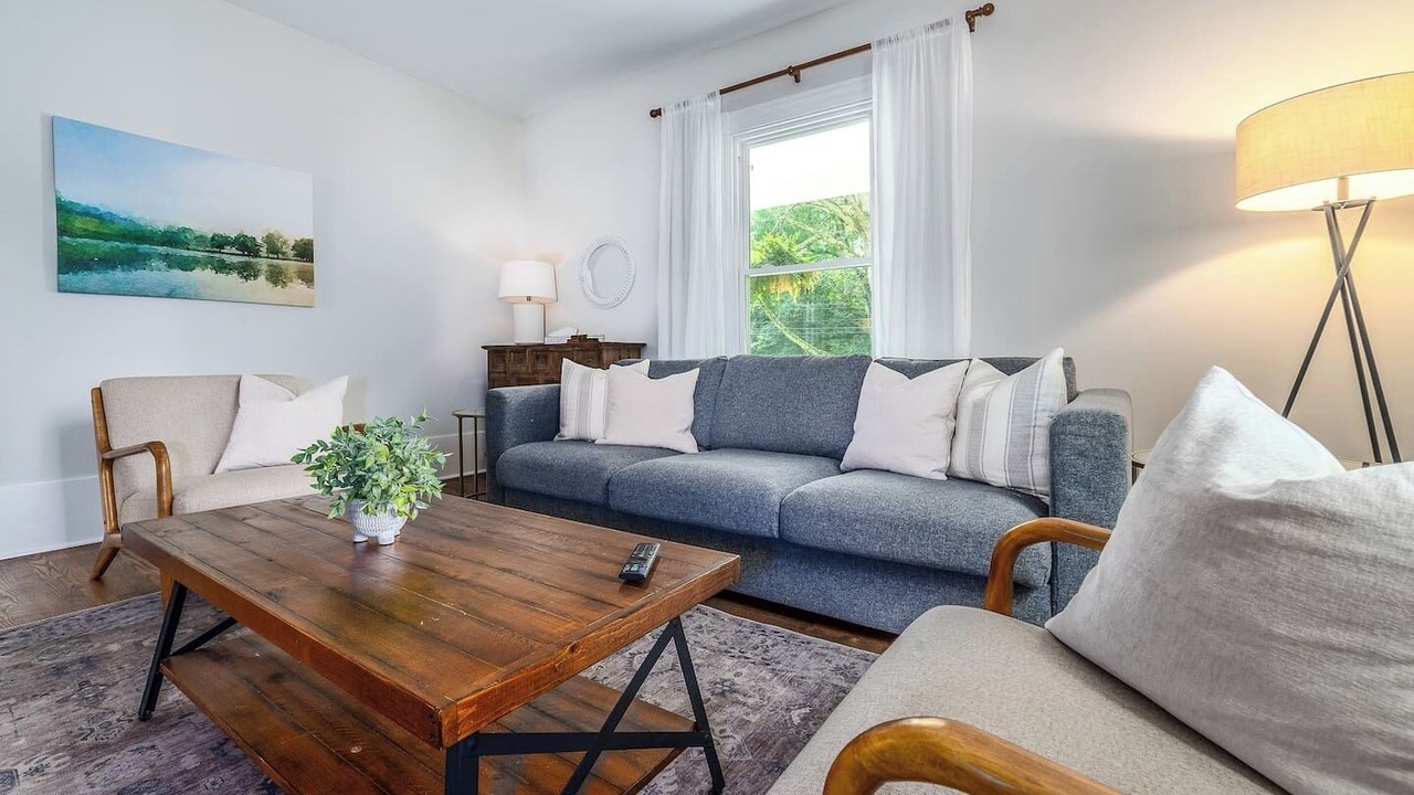 Photo of Livingroom in Lexington