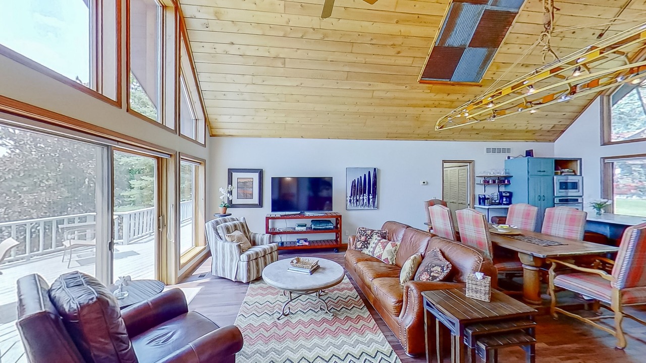 Photo of Livingroom in Paw Paw