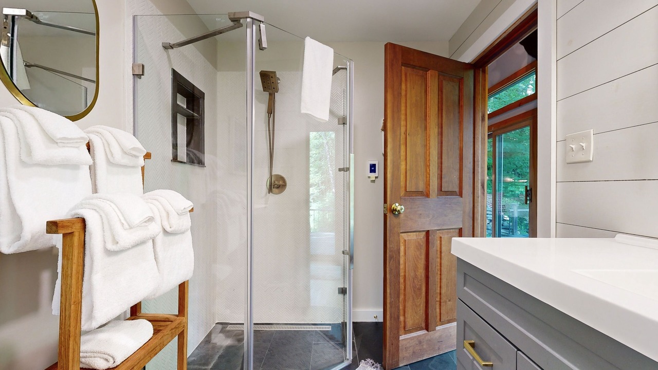 Photo of Bathroom in Barnard