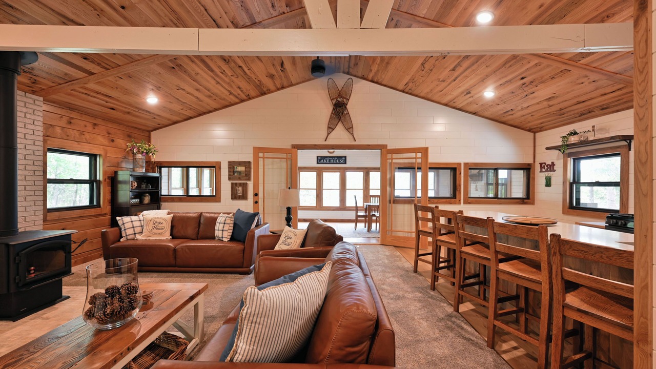 Photo of Livingroom in Spooner