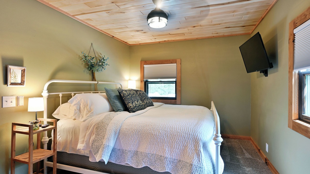 Photo of Bedroom in Spooner