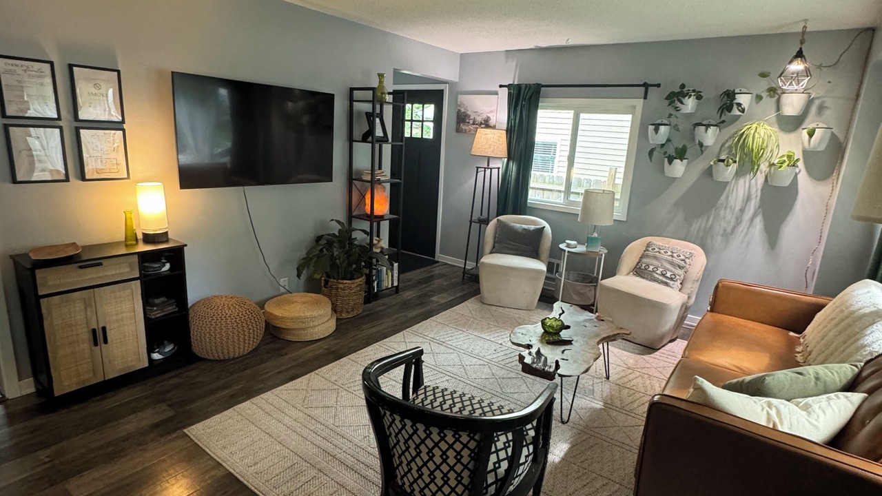 Photo of Livingroom in Harrison