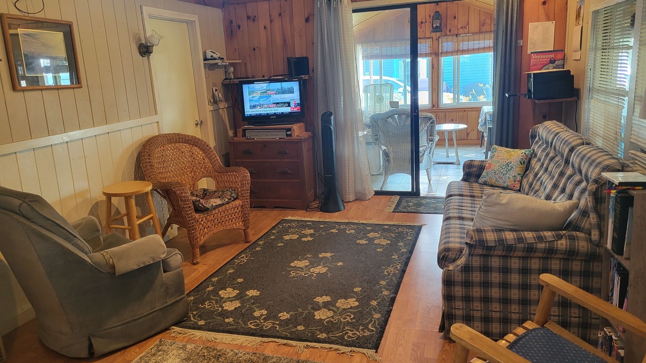 Photo of Livingroom in Malletts Bay