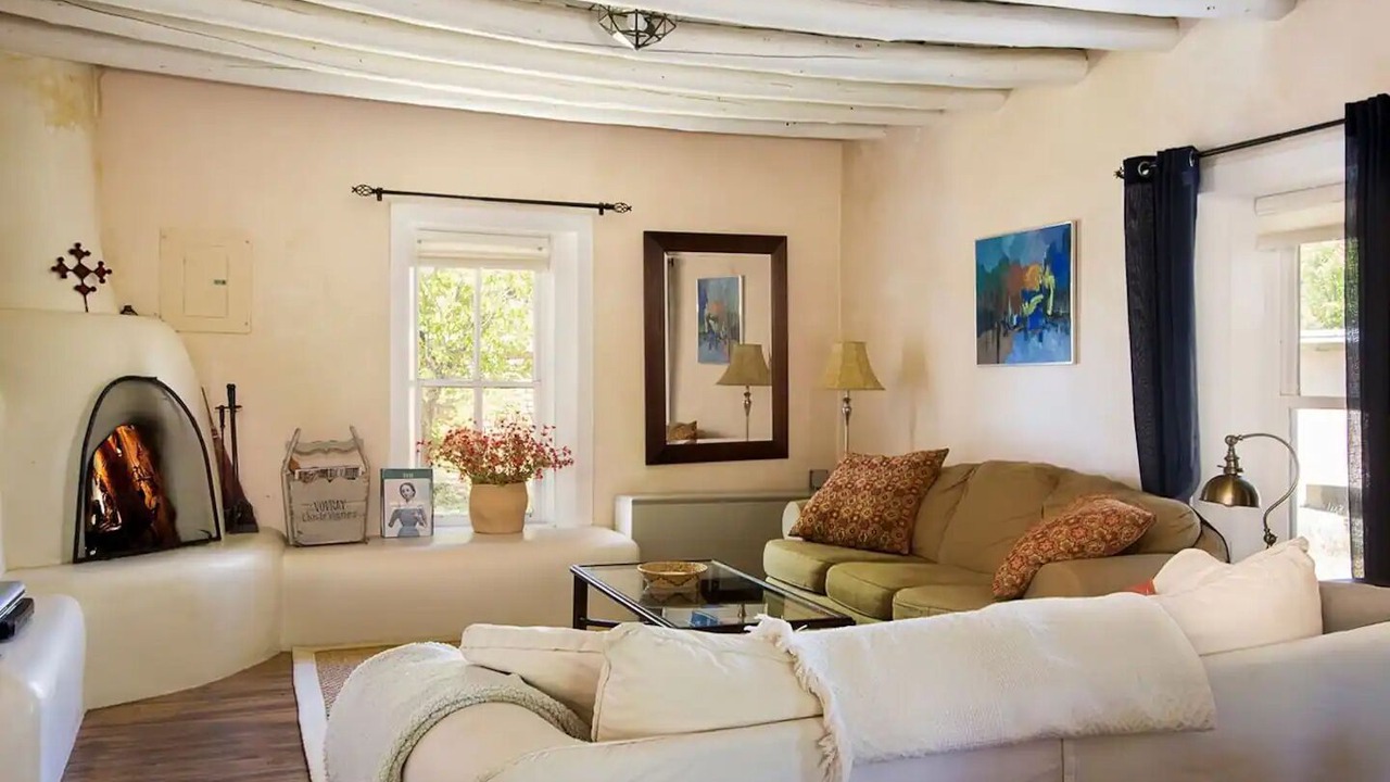 Photo of Livingroom in Taos