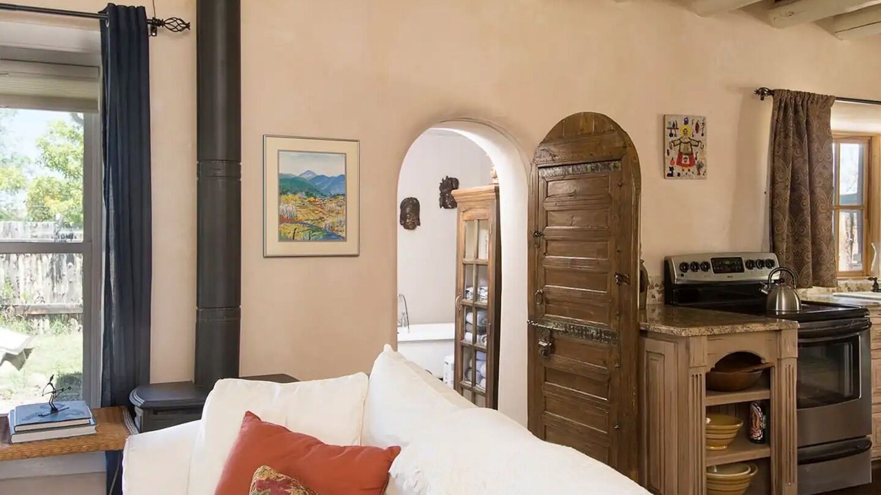Photo of Livingroom in Taos