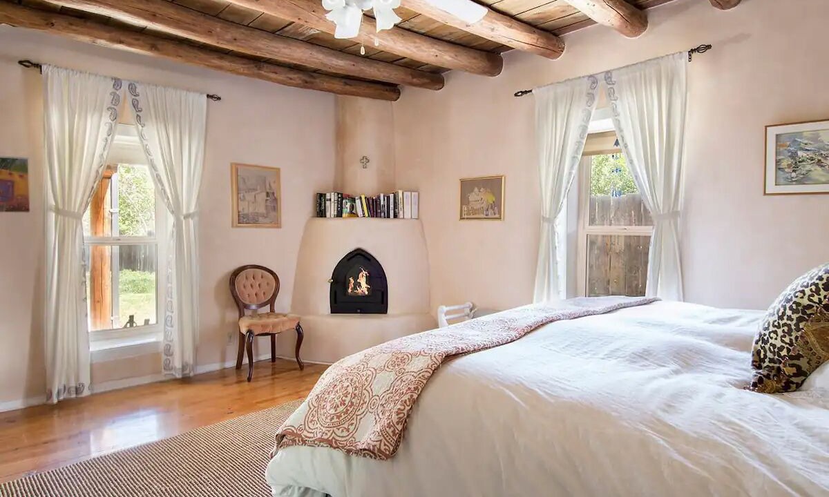 Photo of Livingroom in Taos