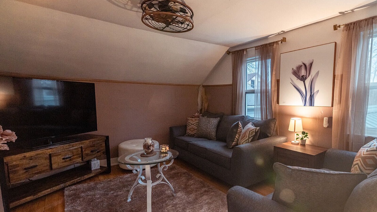 Photo of Livingroom in Ellis Historical District