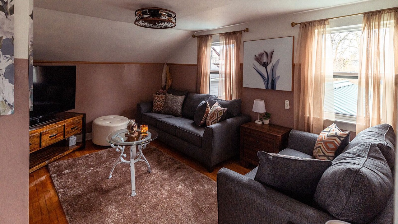 Photo of Livingroom in Ellis Historical District