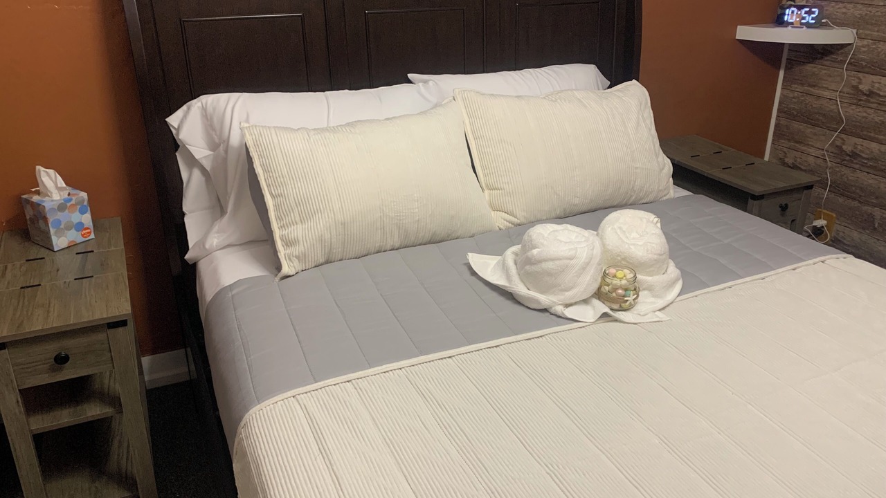 Photo of Bedroom in Ellis Historical District