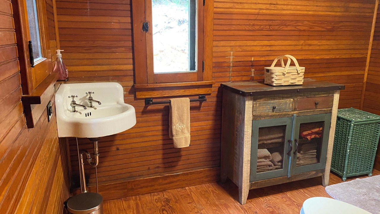 Photo of Bathroom in Meacham