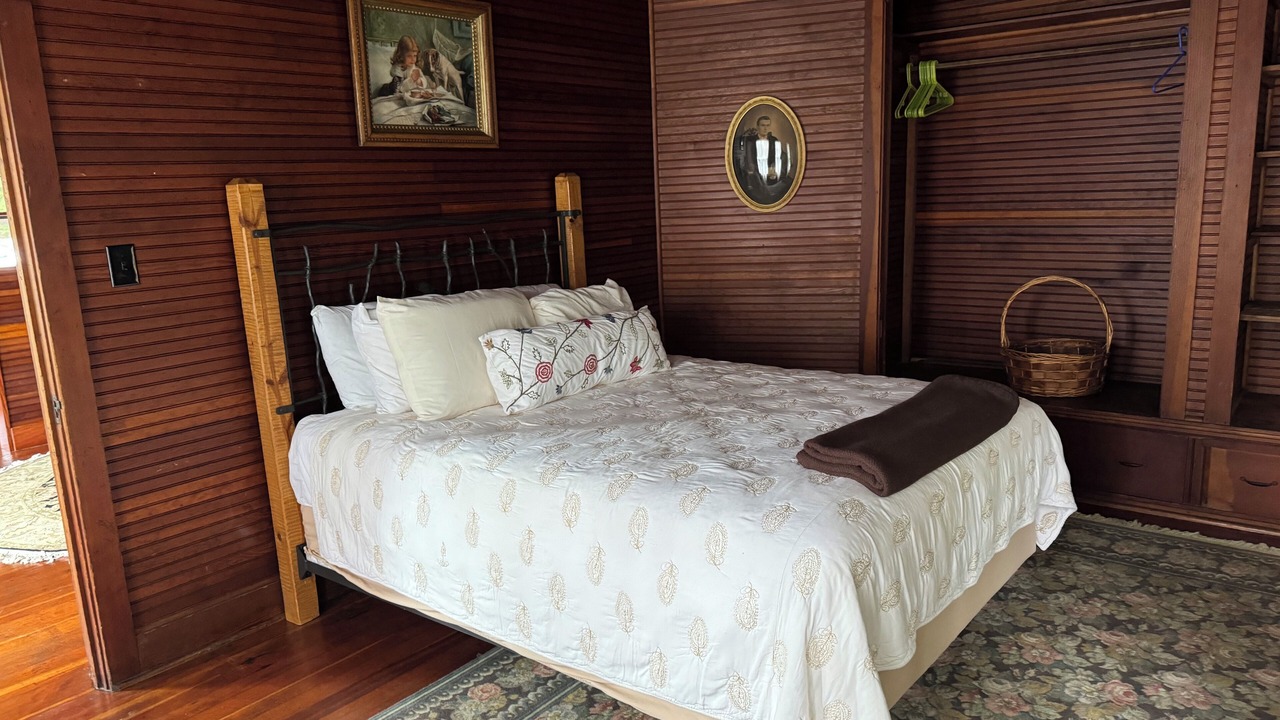 Photo of Bedroom in Meacham