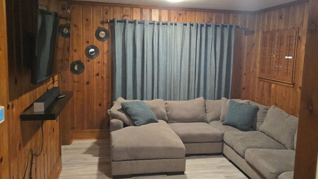 Photo of Livingroom in Charlton Heights