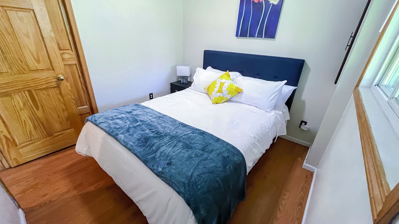 Photo of Bedroom in Maple Grove
