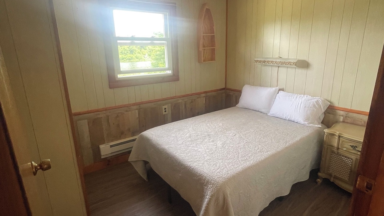 Photo of Bedroom in Salisbury Center
