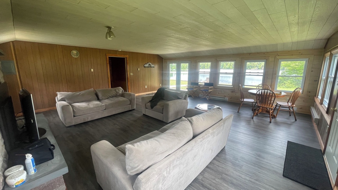 Photo of Livingroom in Salisbury Center
