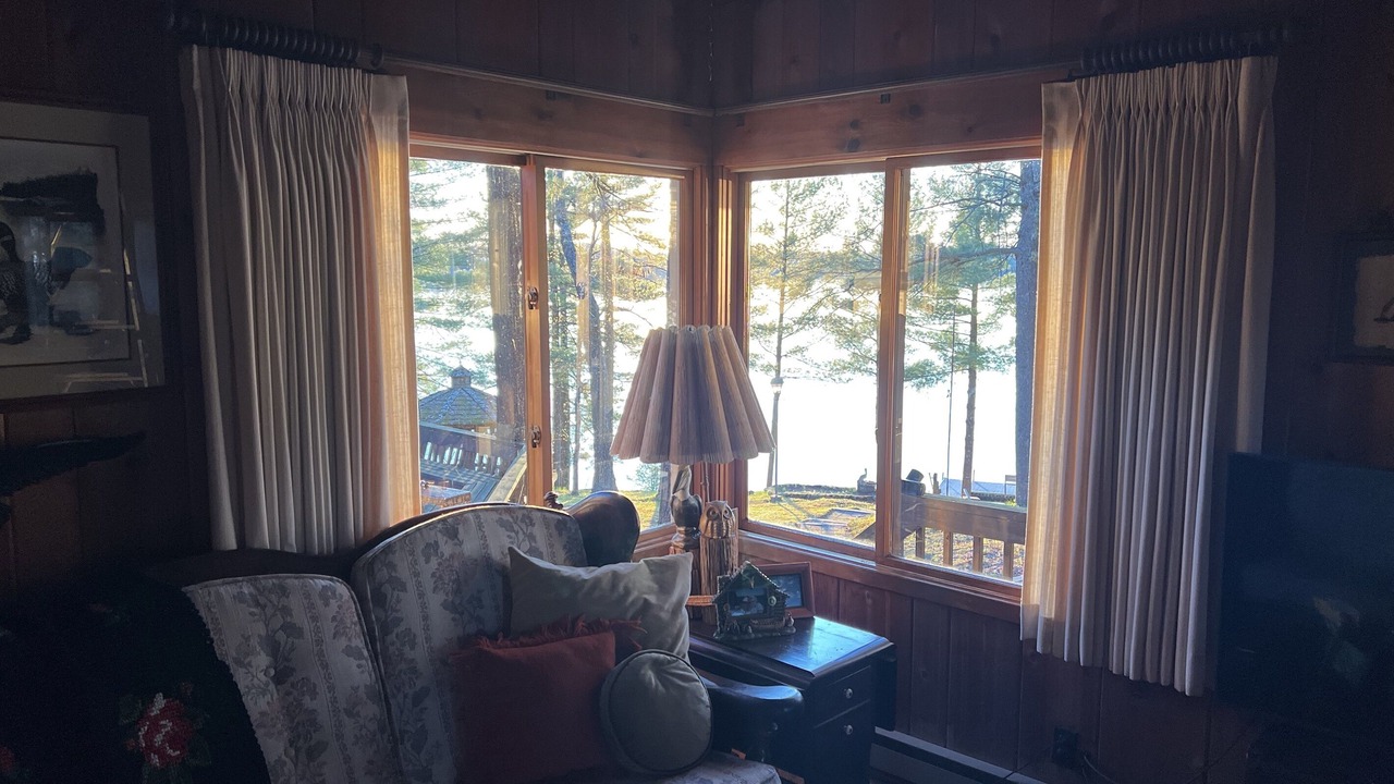Photo of Livingroom in New Auburn