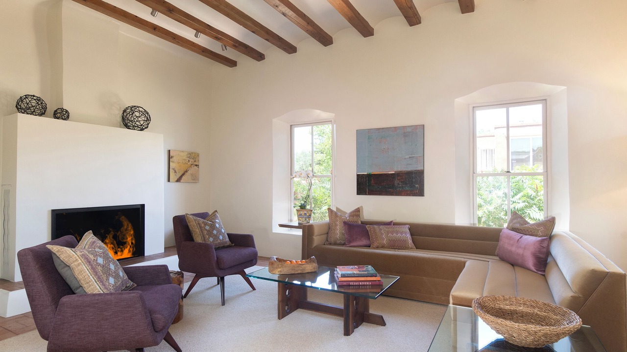 Photo of Livingroom in Historic Eastside