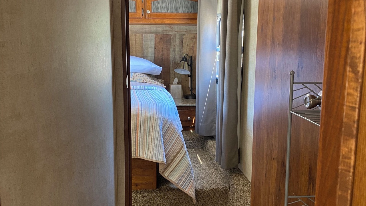 Photo of Bedroom in Navajo Dam