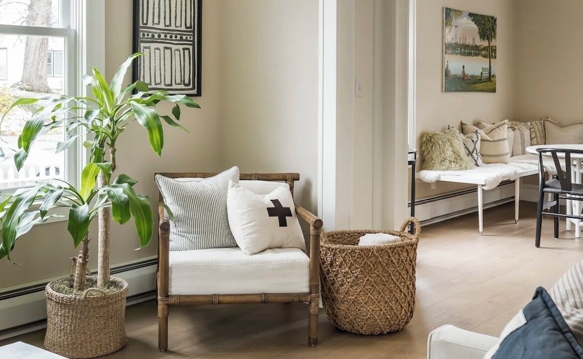 Photo of Livingroom in Linden Hills