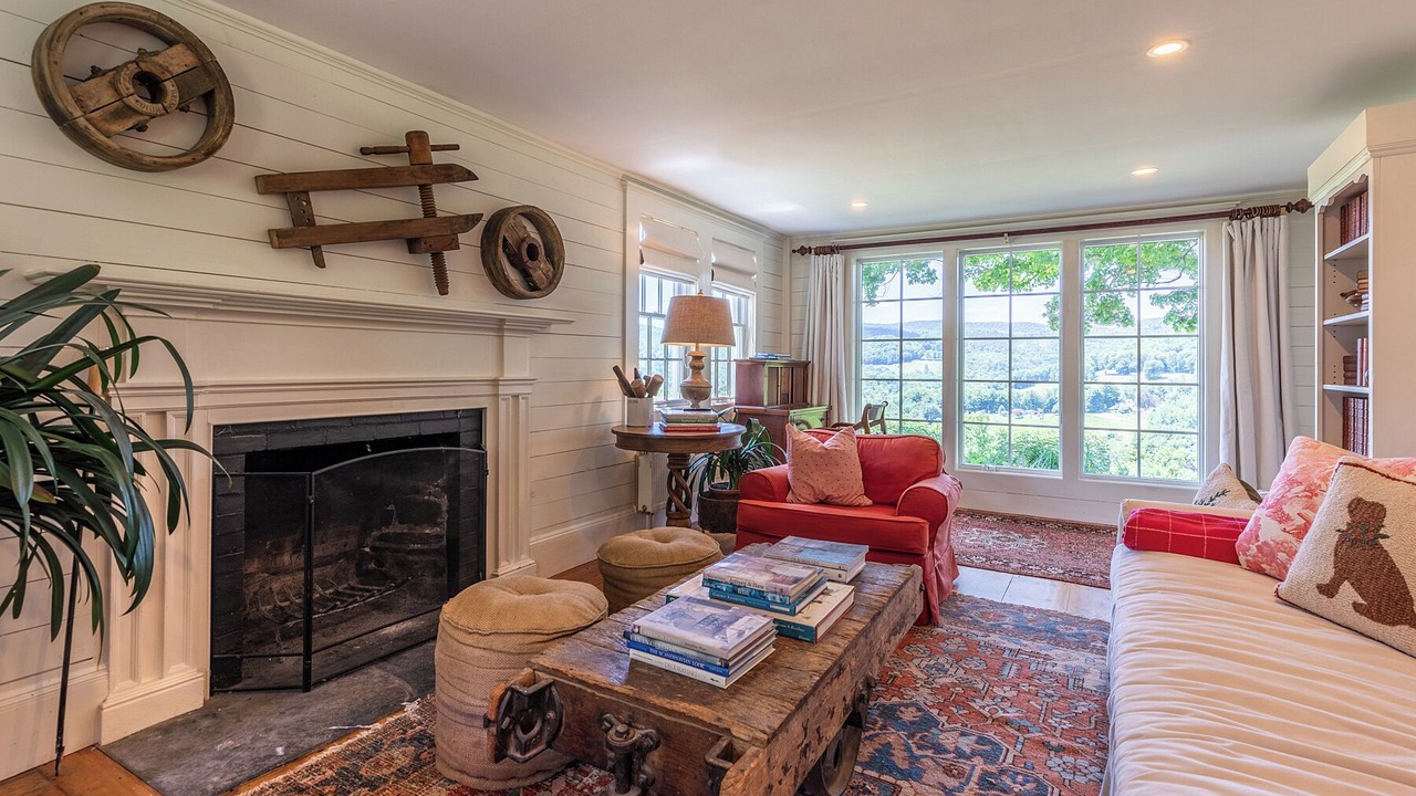 Photo of Livingroom in West Hartford