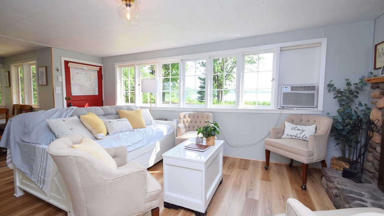 Photo of Livingroom in Webster