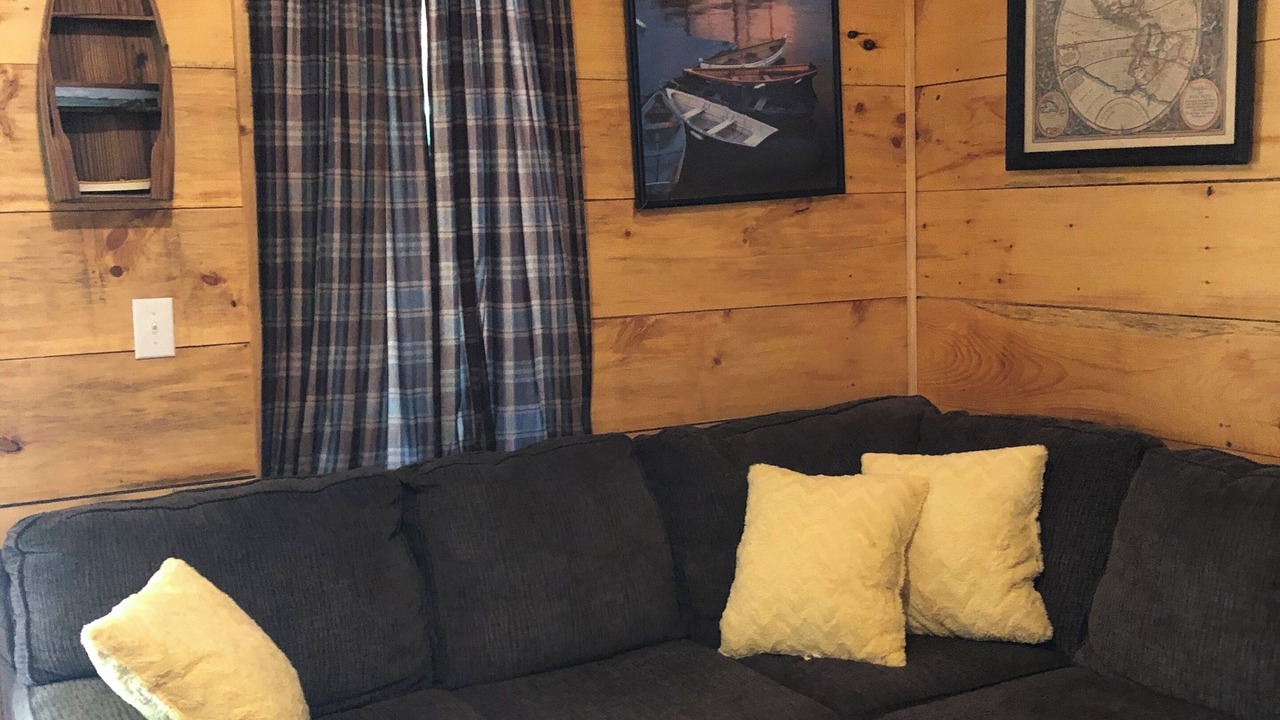 Photo of Livingroom in Brier Hill