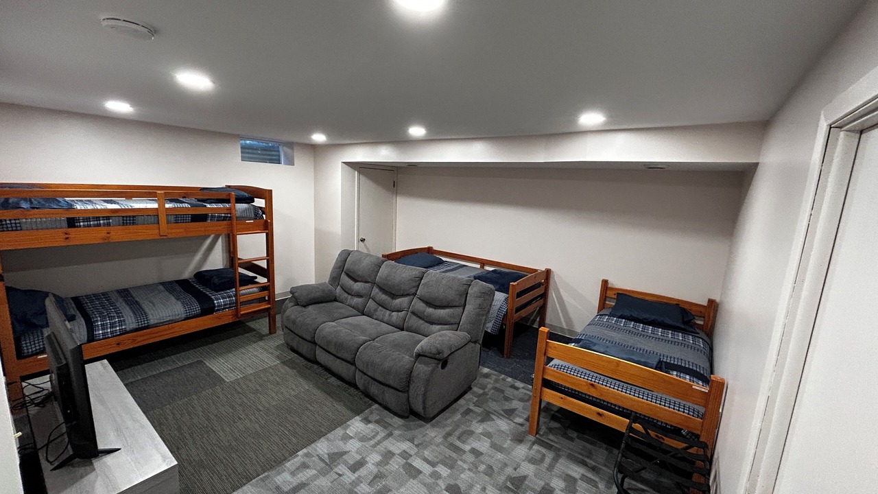 Photo of Bedroom in Maple Lake