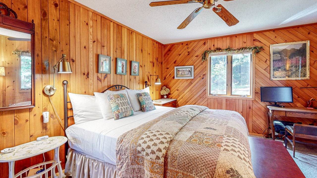 Photo of Bedroom in Lake Tomahawk