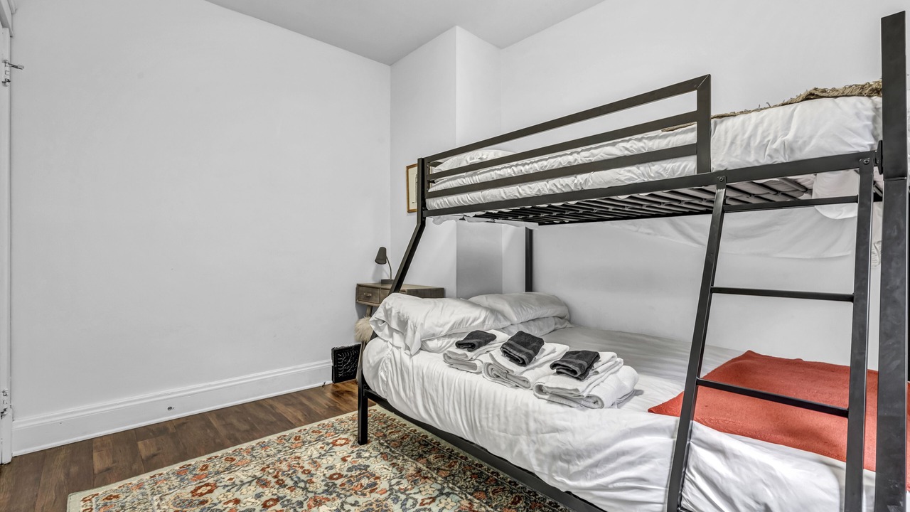 Photo of Bedroom in Detroit - Shoreway