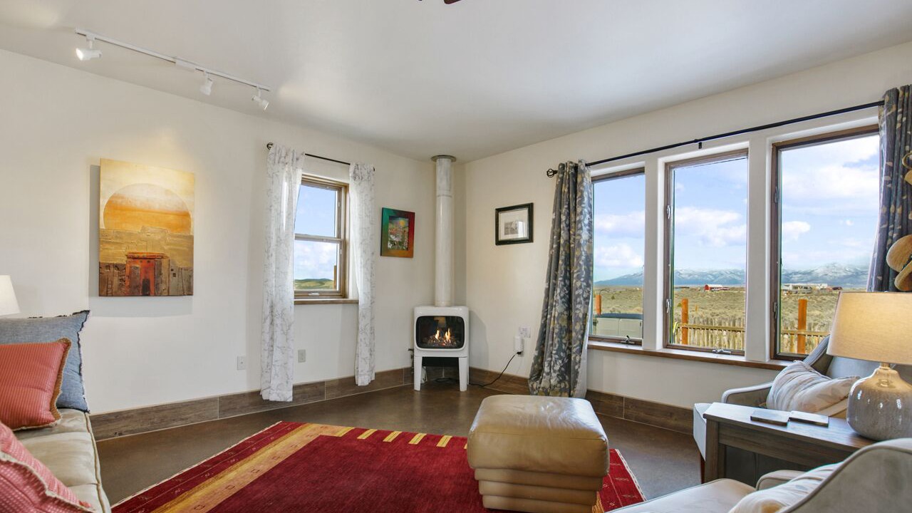 Photo of Livingroom in Ranchos De Taos