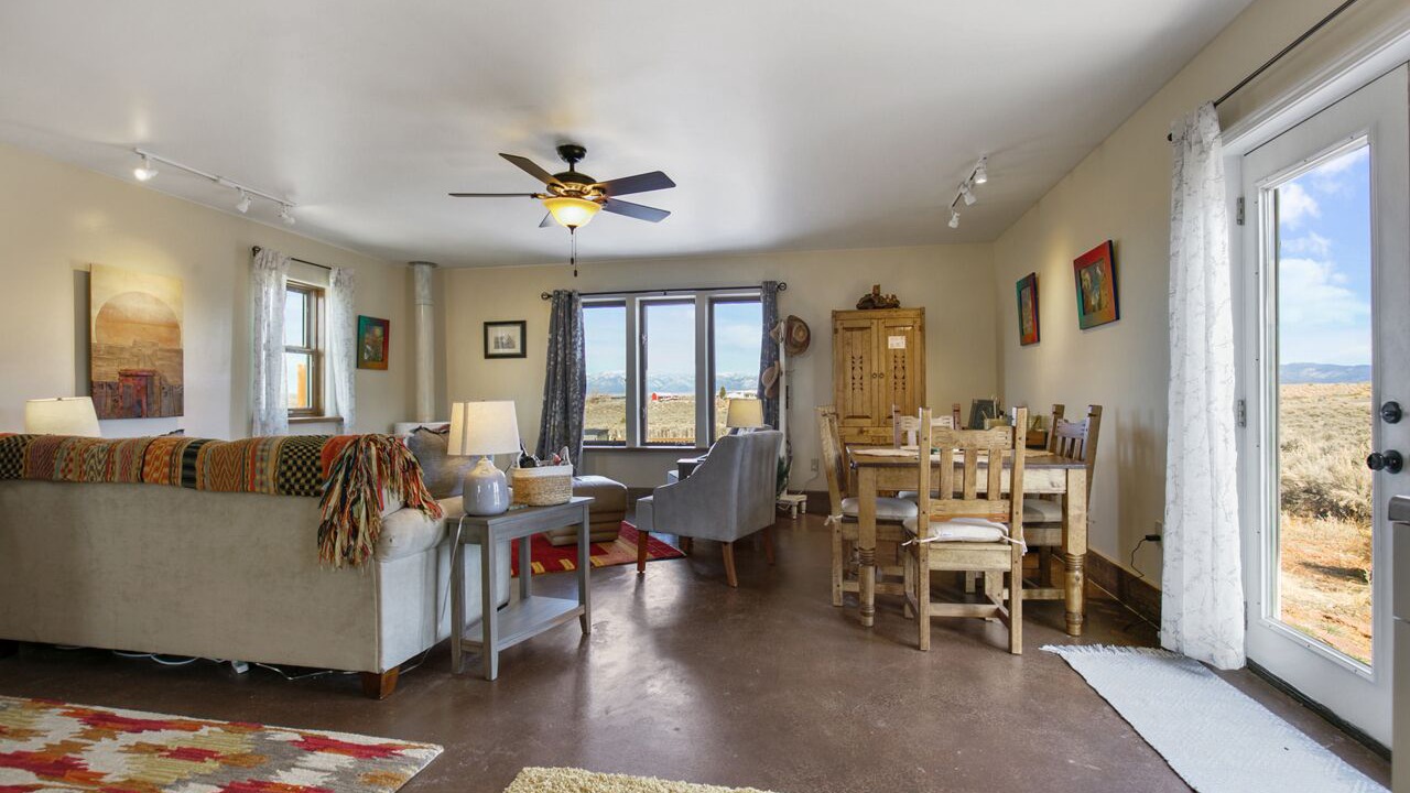 Photo of Livingroom in Ranchos De Taos