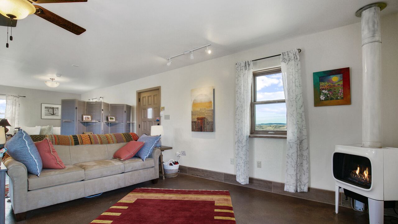 Photo of Livingroom in Ranchos De Taos