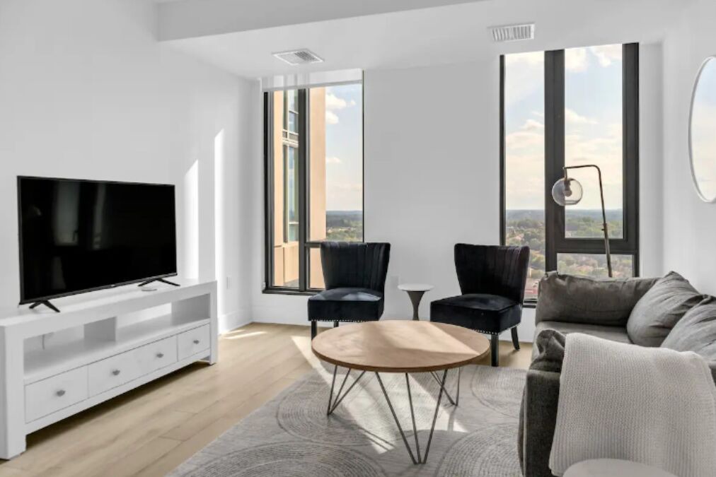 Photo of Livingroom in Jefferson Manor