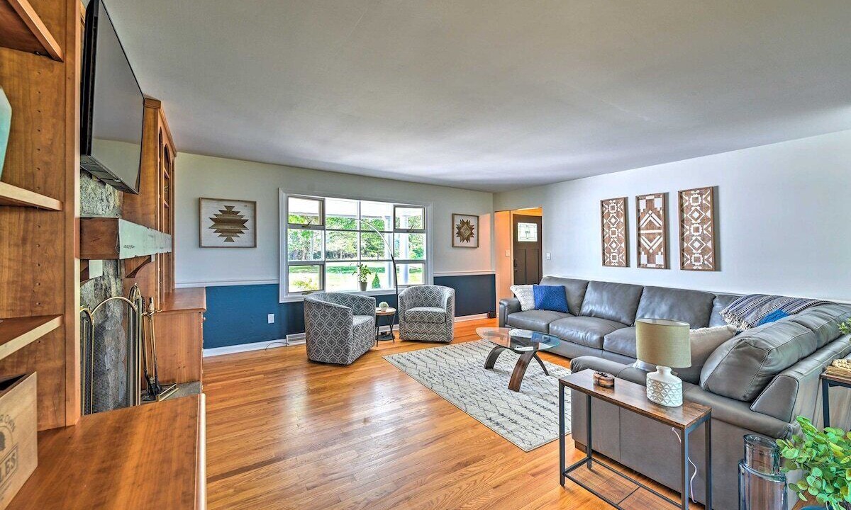 Photo of Livingroom in Central Bridge