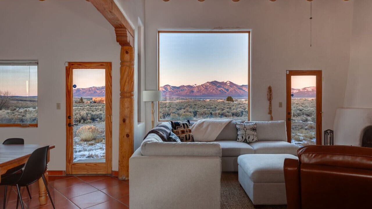 Photo of Livingroom in Ranchos De Taos