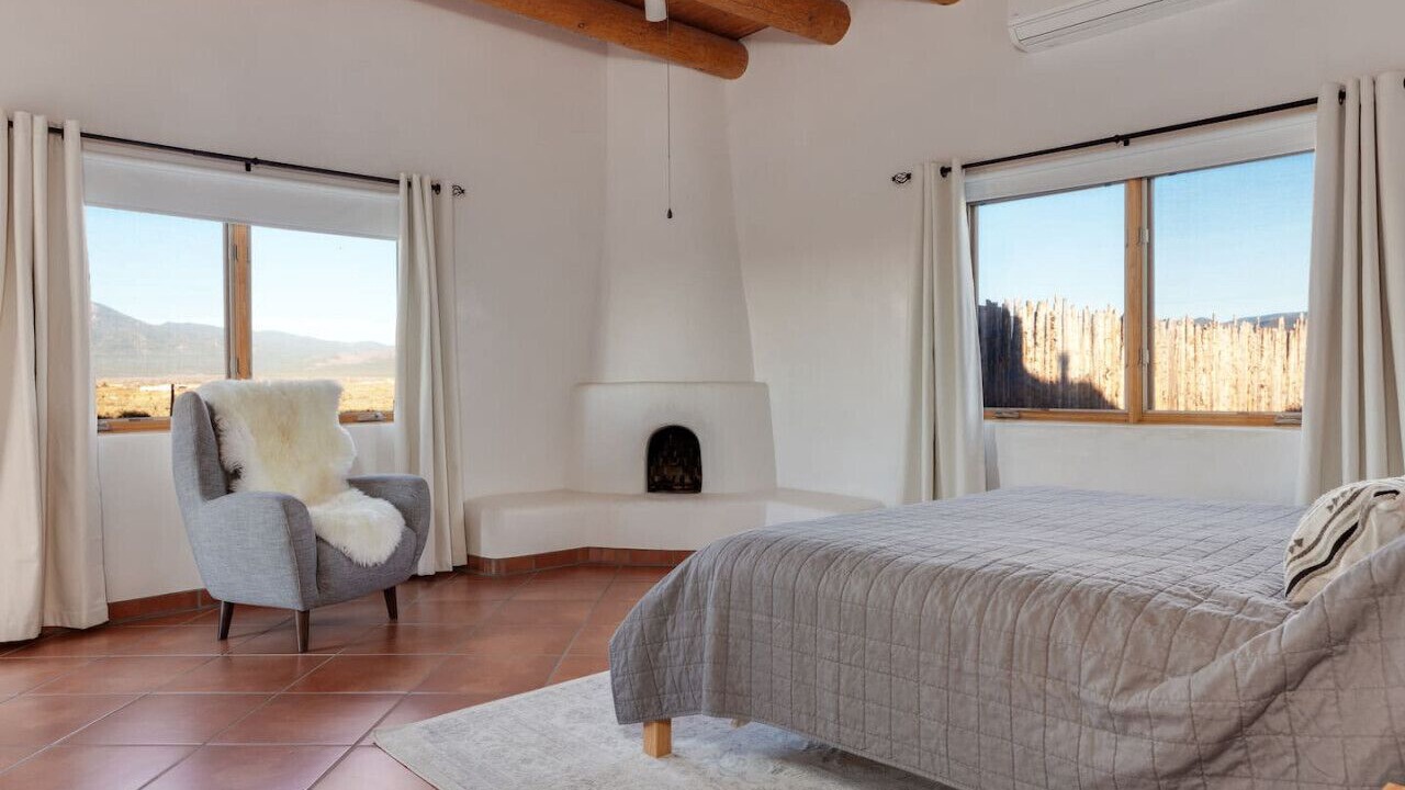 Photo of Bedroom in Ranchos De Taos