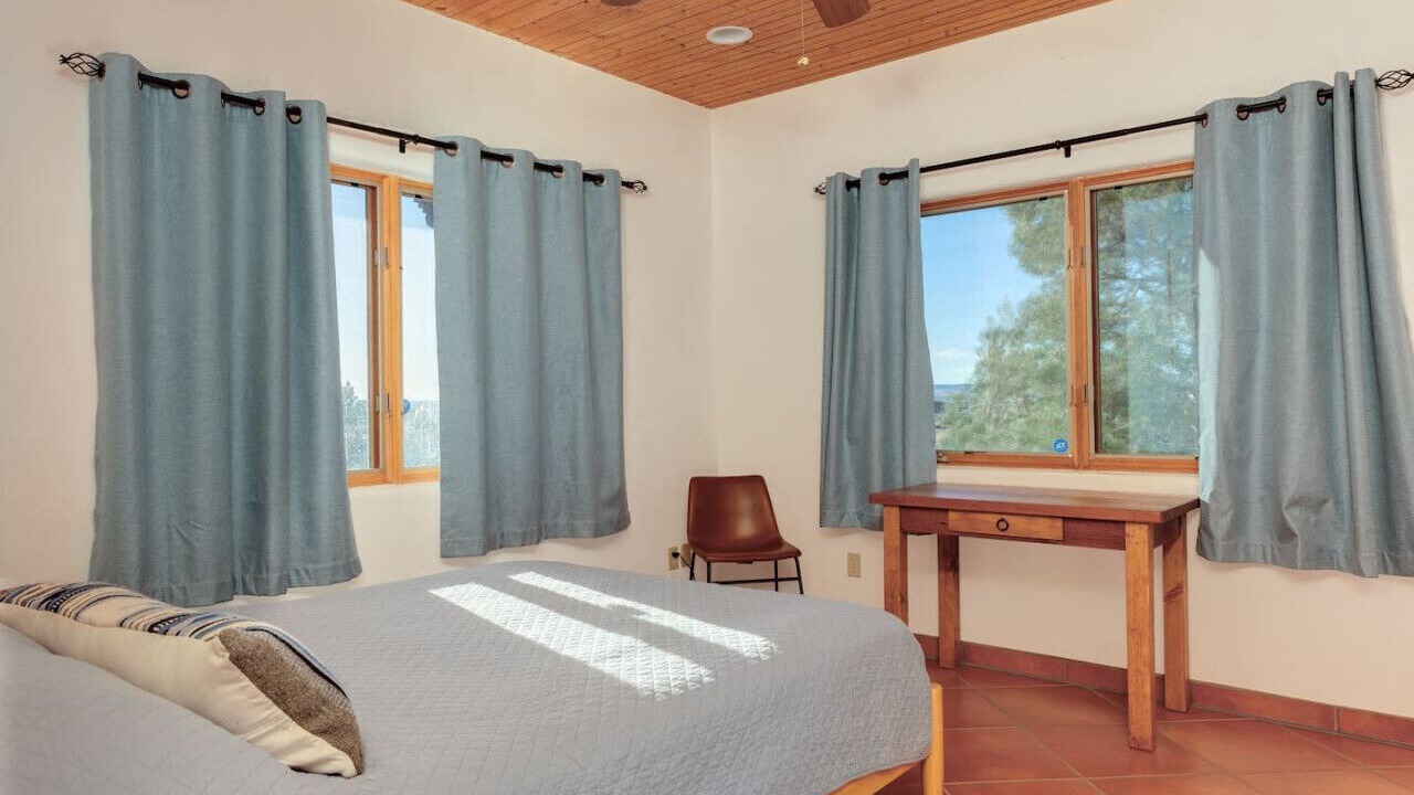 Photo of Bedroom in Ranchos De Taos