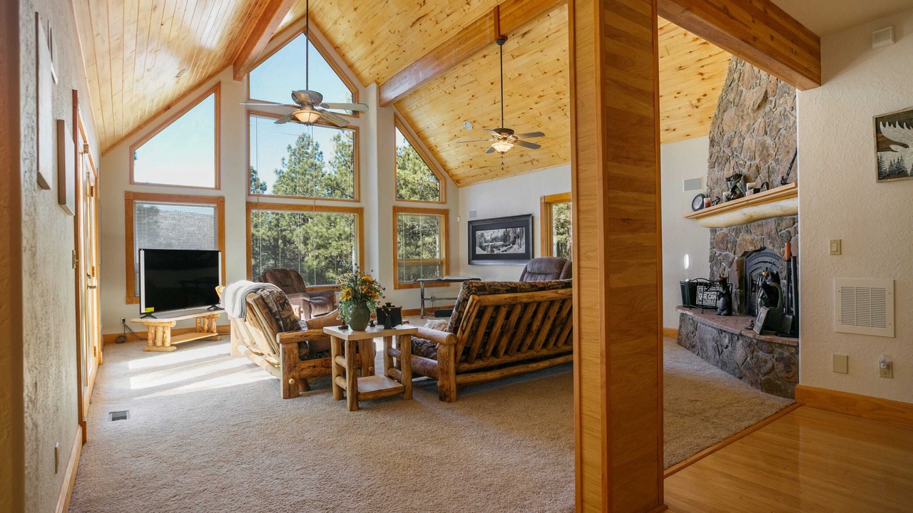 Photo of Livingroom in Angel Fire