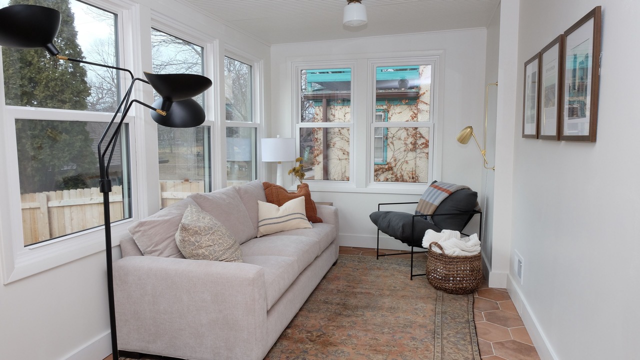 Photo of Livingroom in Linden Hills