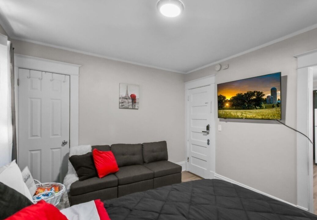 Photo of Bedroom in Midway