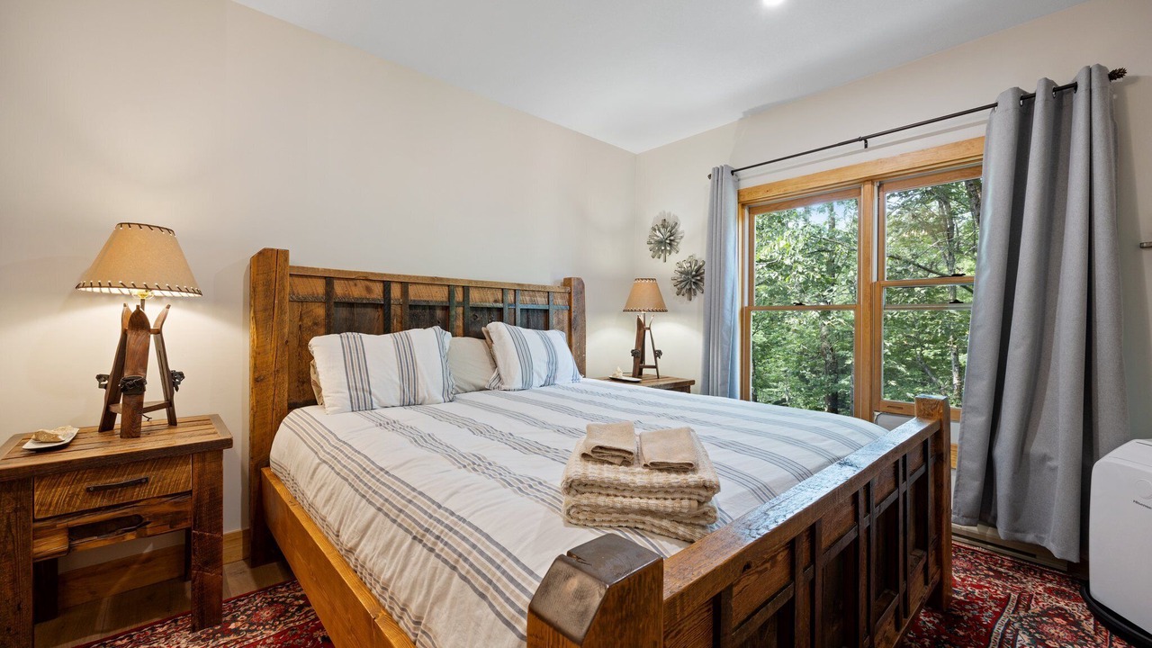 Photo of Bedroom in North Woodstock