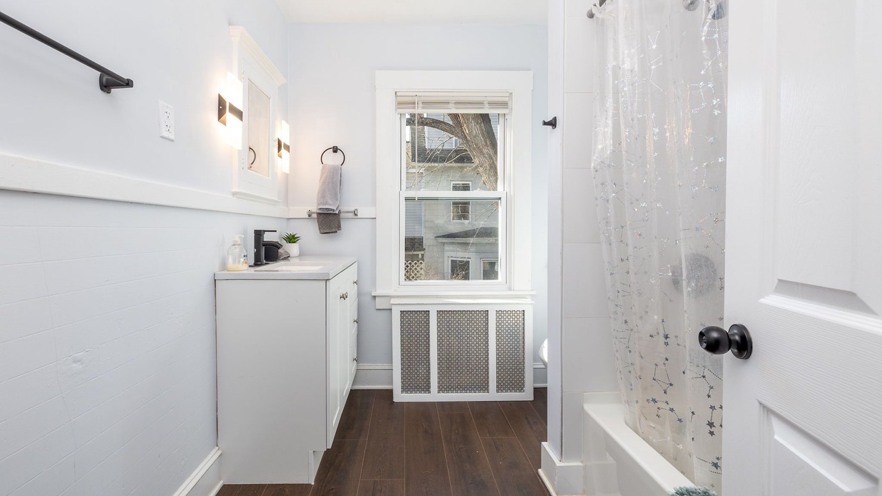 Photo of Bathroom in Prospect Hill Historic District