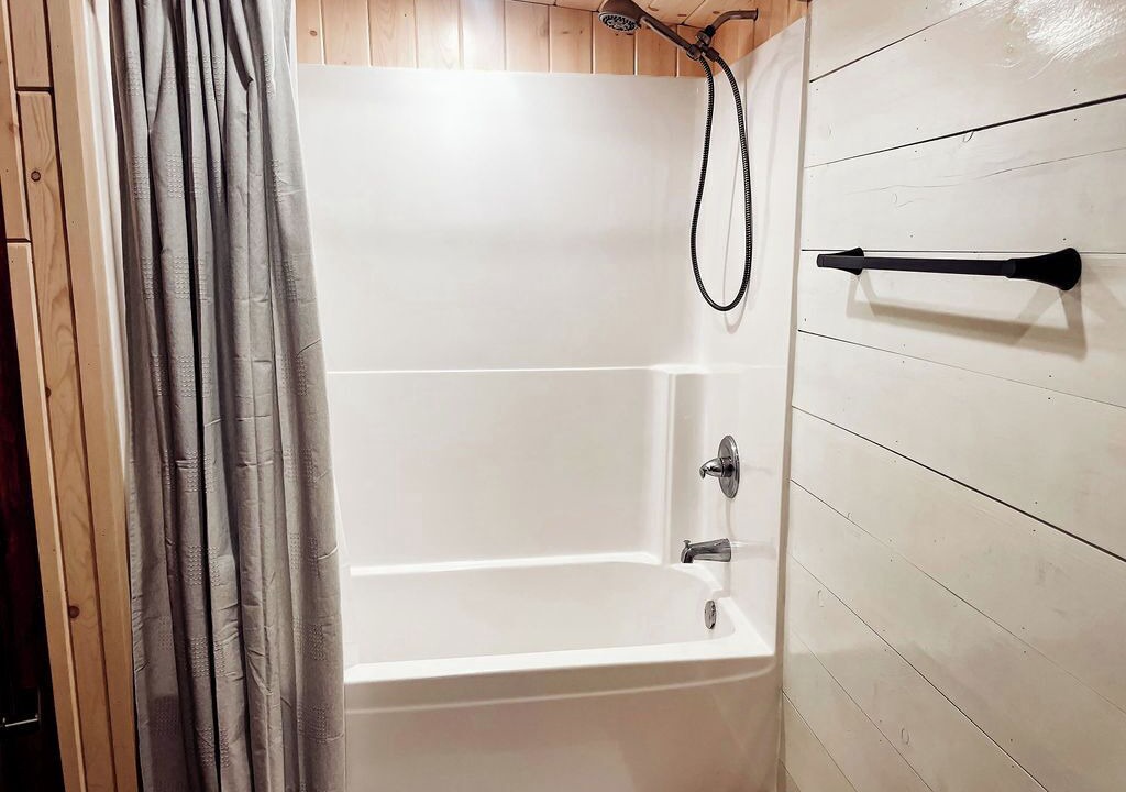 Photo of Bathroom in Lake Itasca