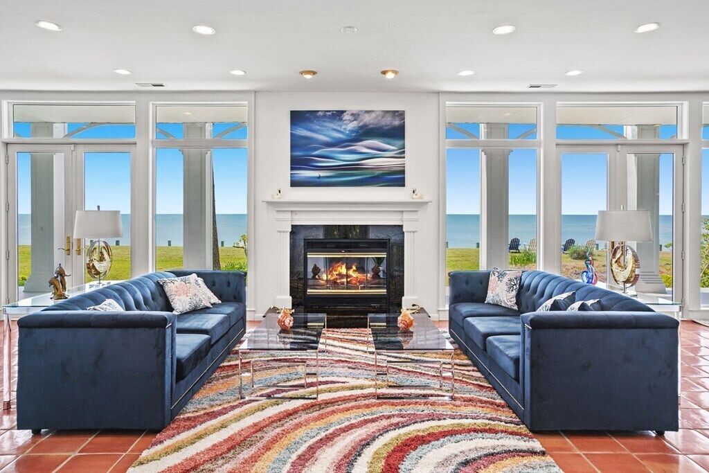 Photo of Livingroom in Davis Wharf