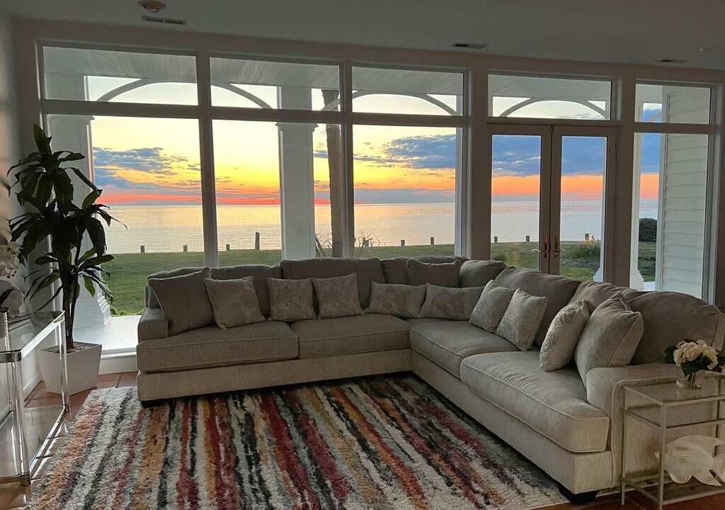 Photo of Livingroom in Davis Wharf