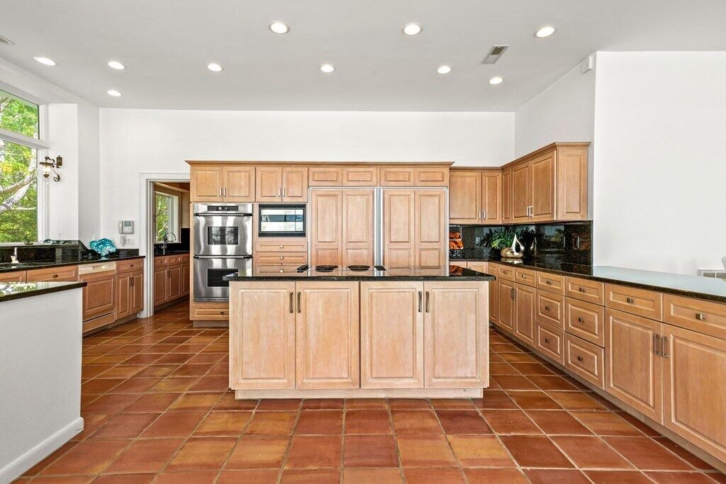 Photo of Kitchen in Davis Wharf