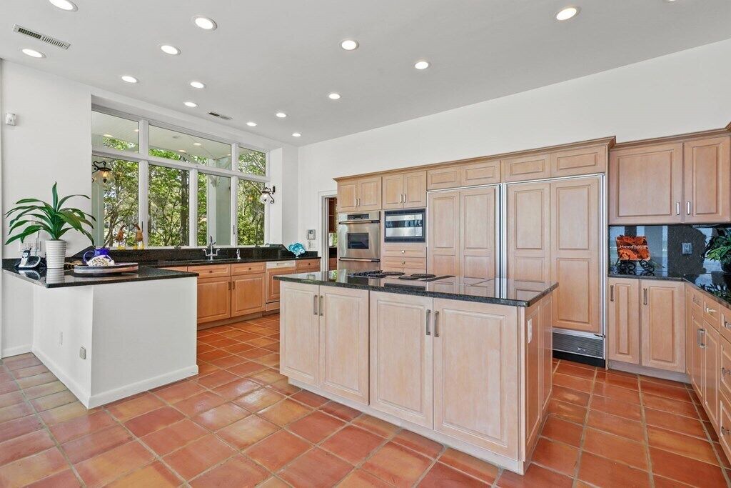 Photo of Kitchen in Davis Wharf