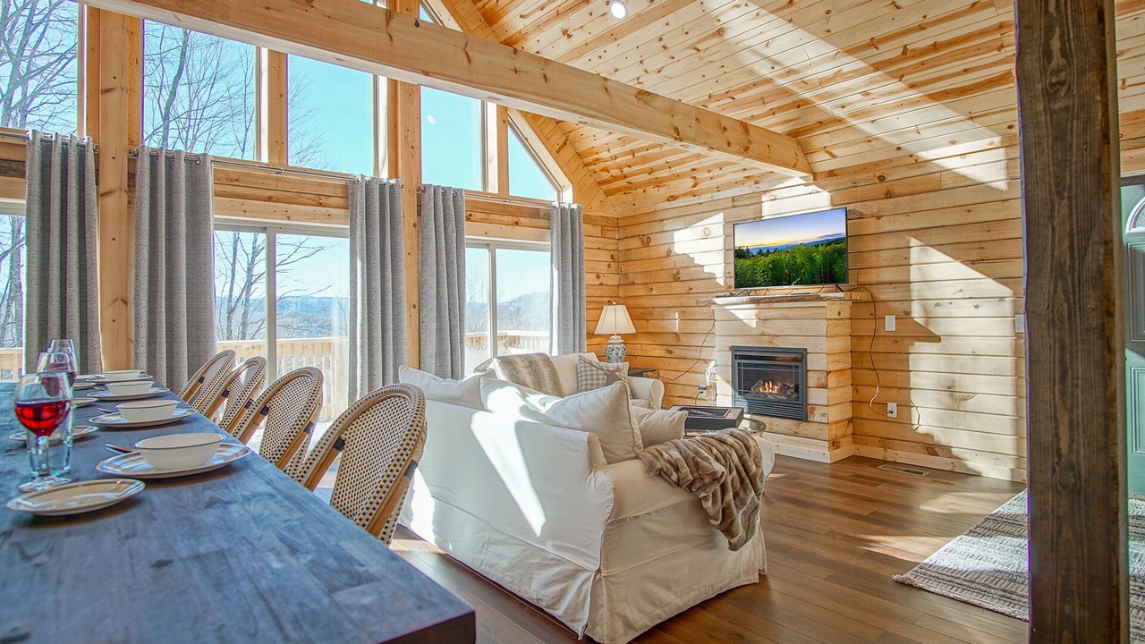 Photo of Livingroom in Mountain Base