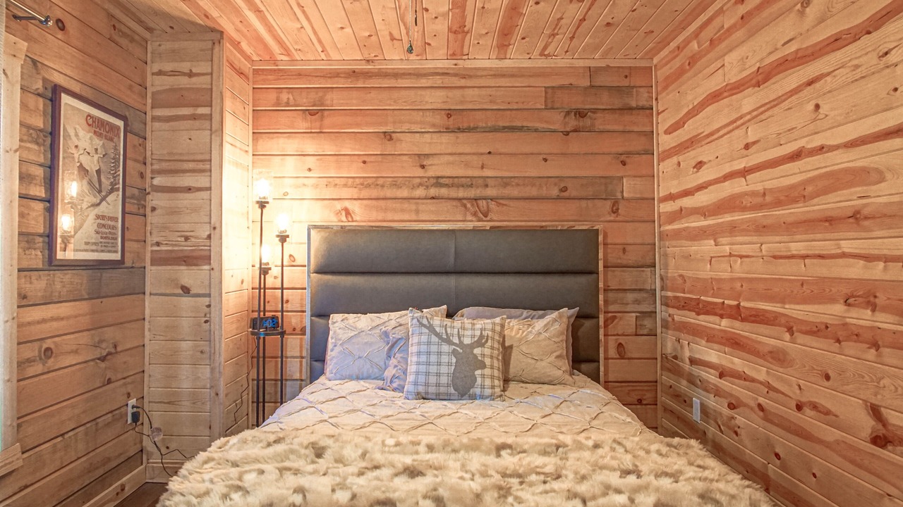 Photo of Bedroom in Mountain Base