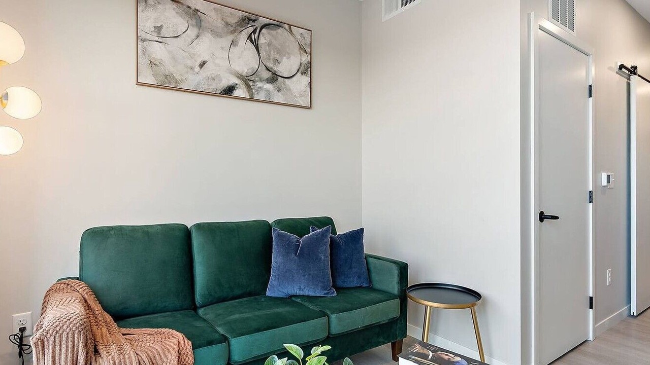 Photo of Livingroom in St. Anthony West